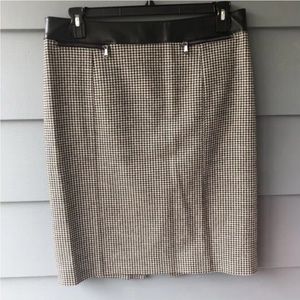 Per Se Women's Size 14 Black & Tan Houndstooth Skirt Faux Leather Trim EUC